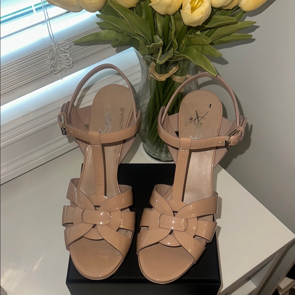 **USED**Yves Saint Laurent Tan Heeled Shoes Elegant Design